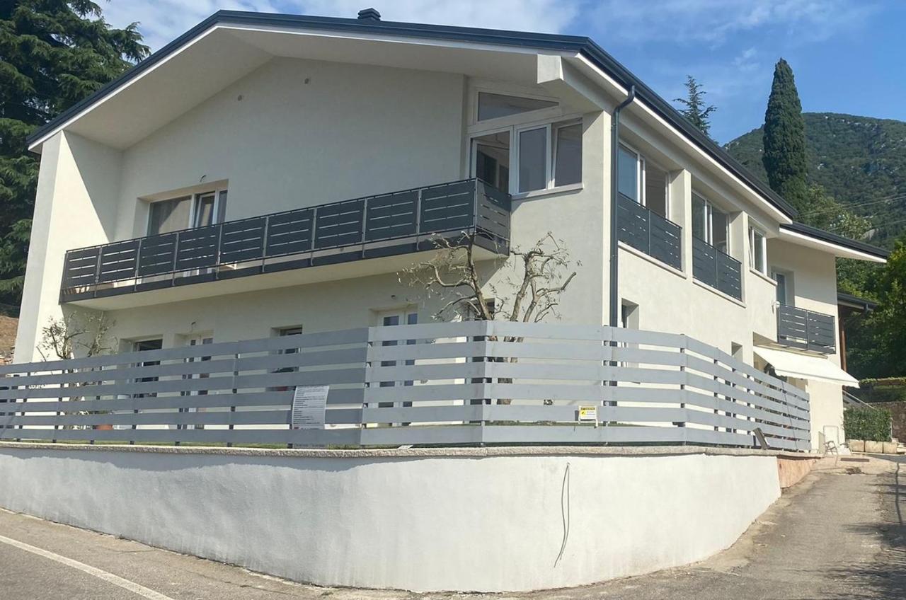 Garda 33 Caprino Veronese Appartement Buitenkant foto